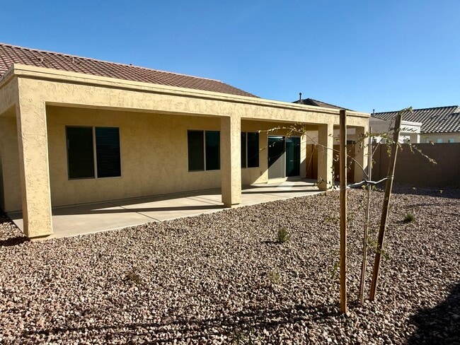 Patio - 2926 N Coronado Dr