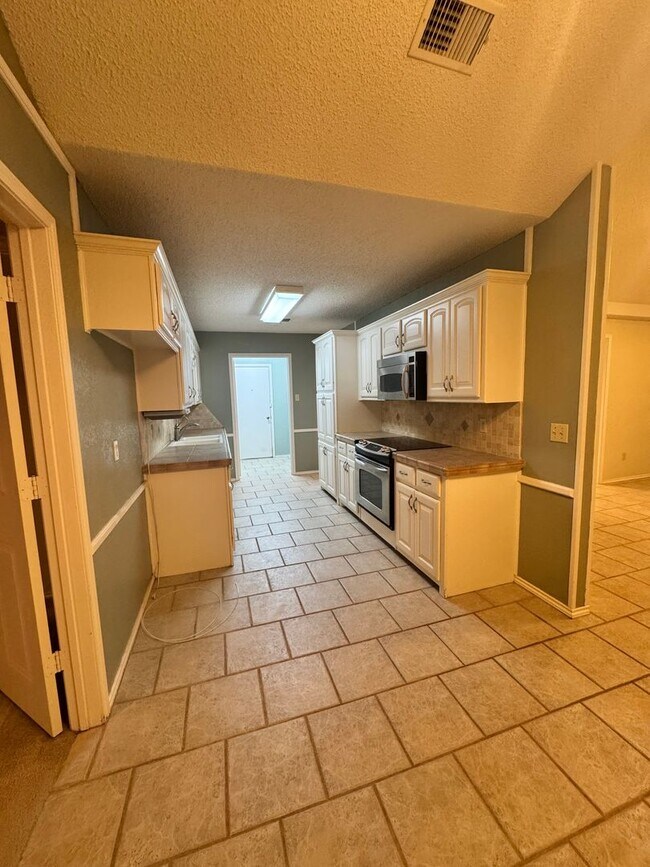 Photo - PRICE REDUCED!!! Extraordinary 3/2/2