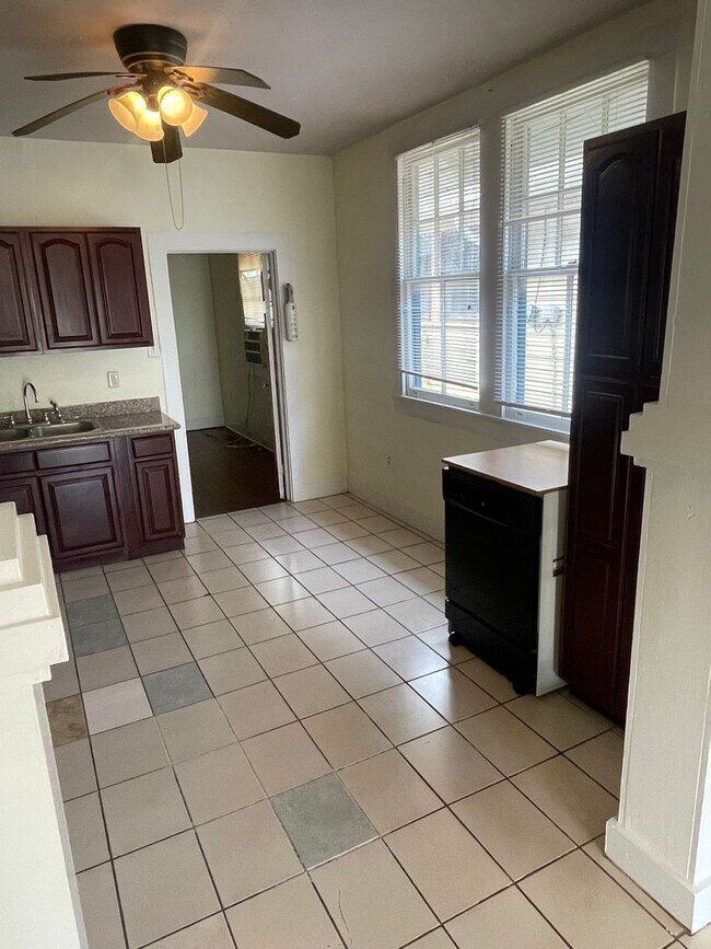 Photo - 2BD/1BA Shotgun in MidCity