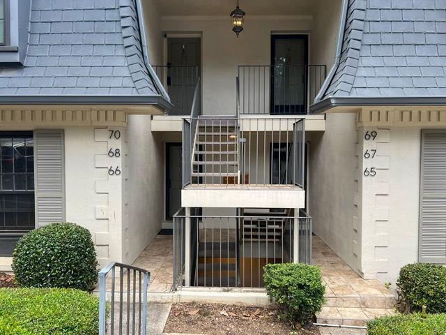 Photo - 68 La Rue Pl NW