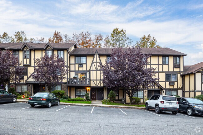 Photo - Foxwood Square Condos