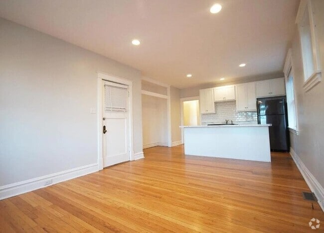 Building Photo - 1917 Alfred Ave Unit 2N Rental