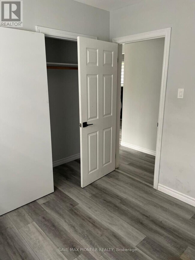 Photo - 136 Appel St