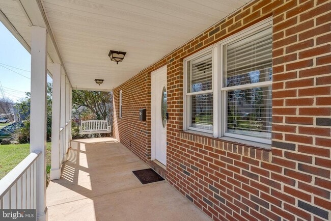 Photo - 104 Morton Ct