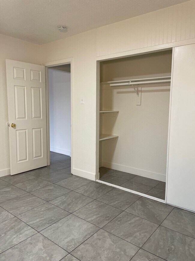 Photo - 2106 Daley St