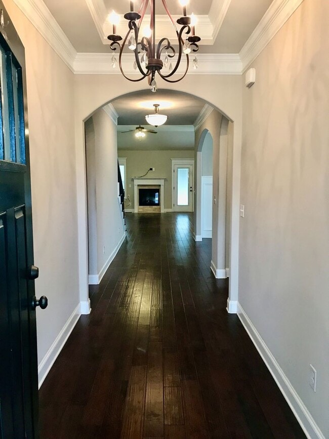 Photo - 530 Salterton Way