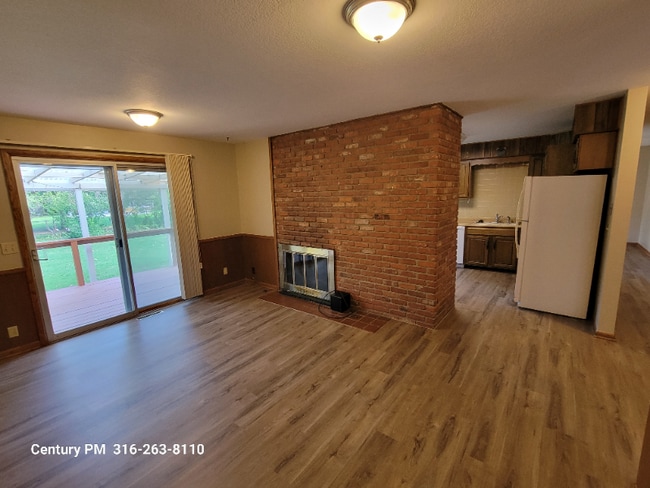 Photo - 9700 W 9th St N