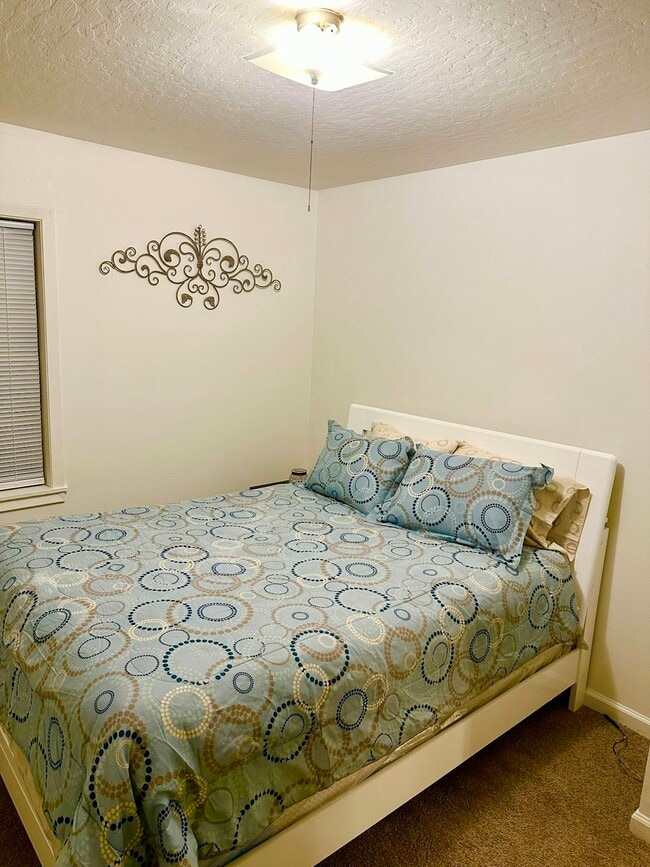 Photo - 4 Eatonville Rd