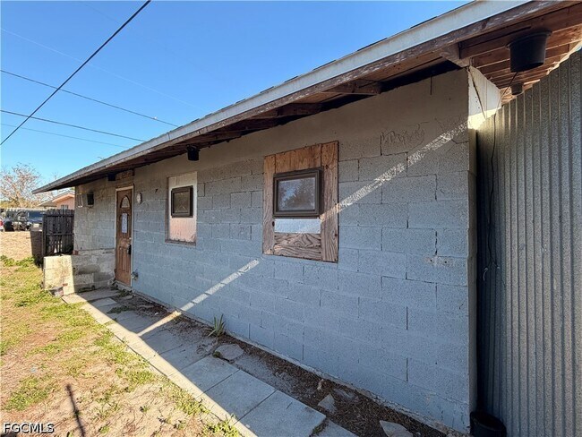 Building Photo - 8406 Sevigny Dr