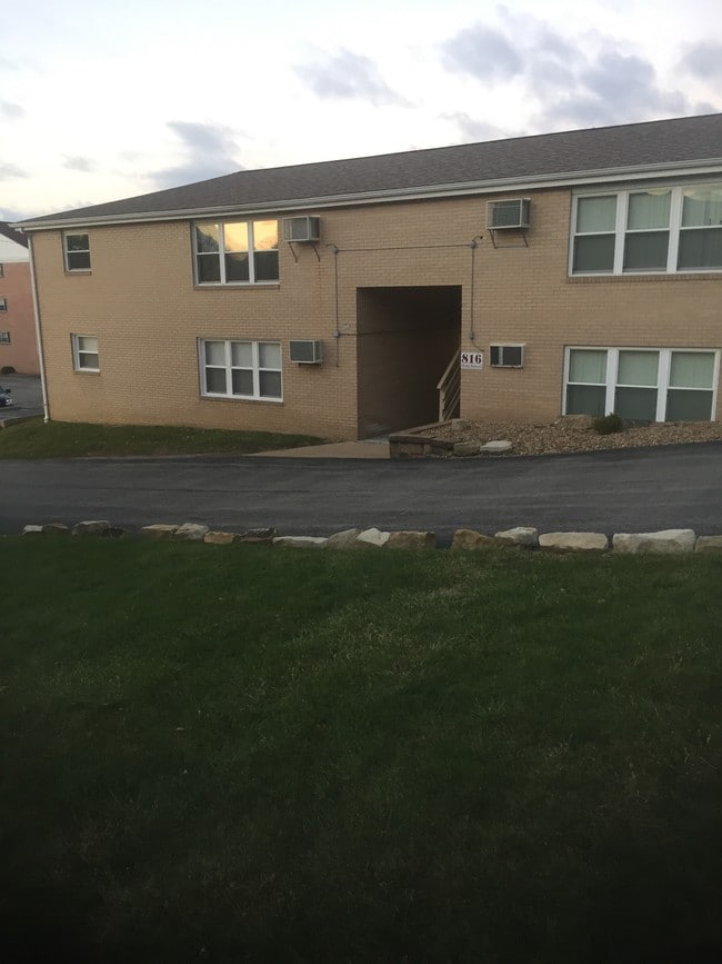 Exterior - 816 Cain St Unit Apartment