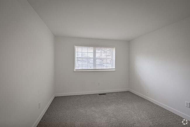 2BR, 1BA-723SF - Bristol - Primary Bedroom