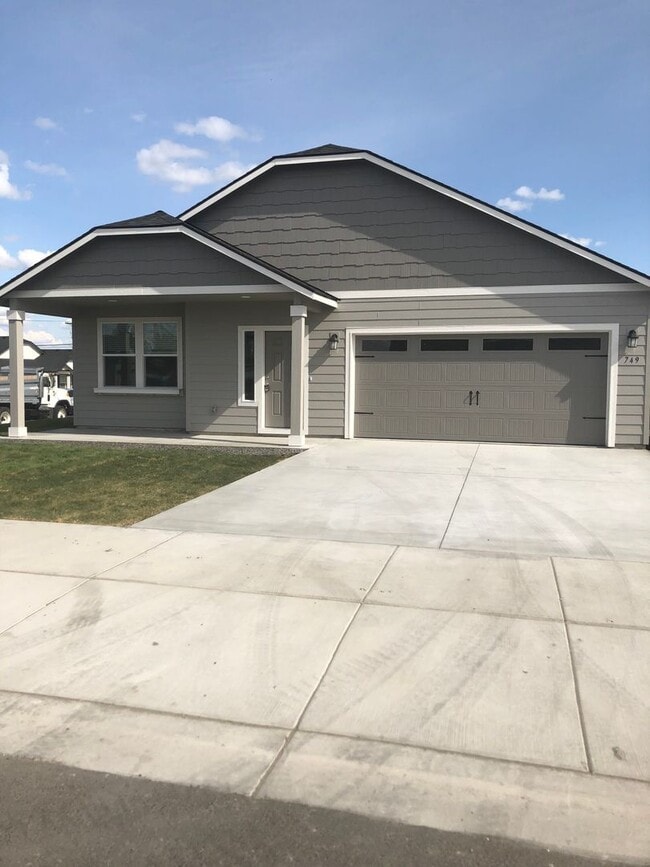 Building Photo - Home for Rent!!