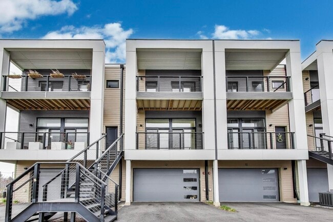 Building Photo - 12 Golden Sunset Dr