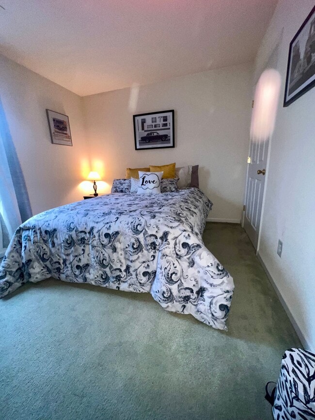 Building Photo - 4420 Eaves Ln