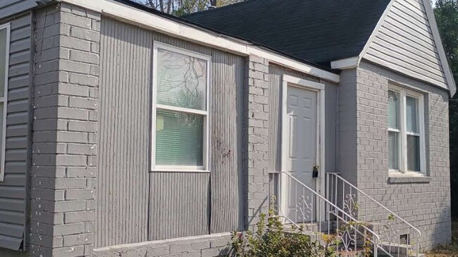 Photo - 1844 Christian Ave