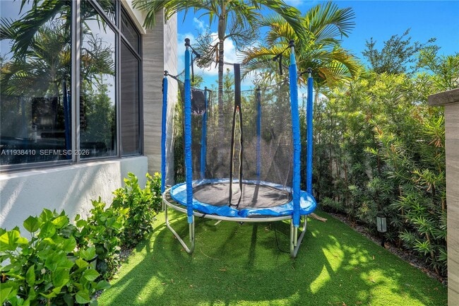 Photo - 8279 NW 43rd St