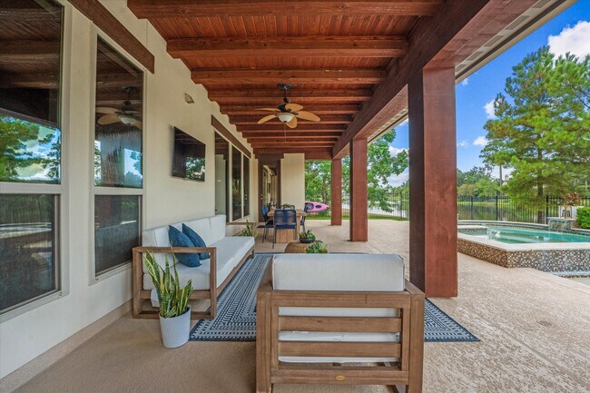 Photo - 19 Paloma Bend Pl