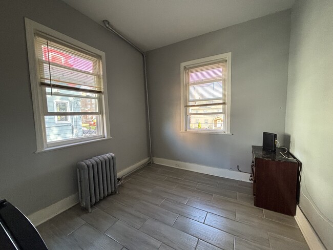 Photo - 62 Dehart Pl Unit 2