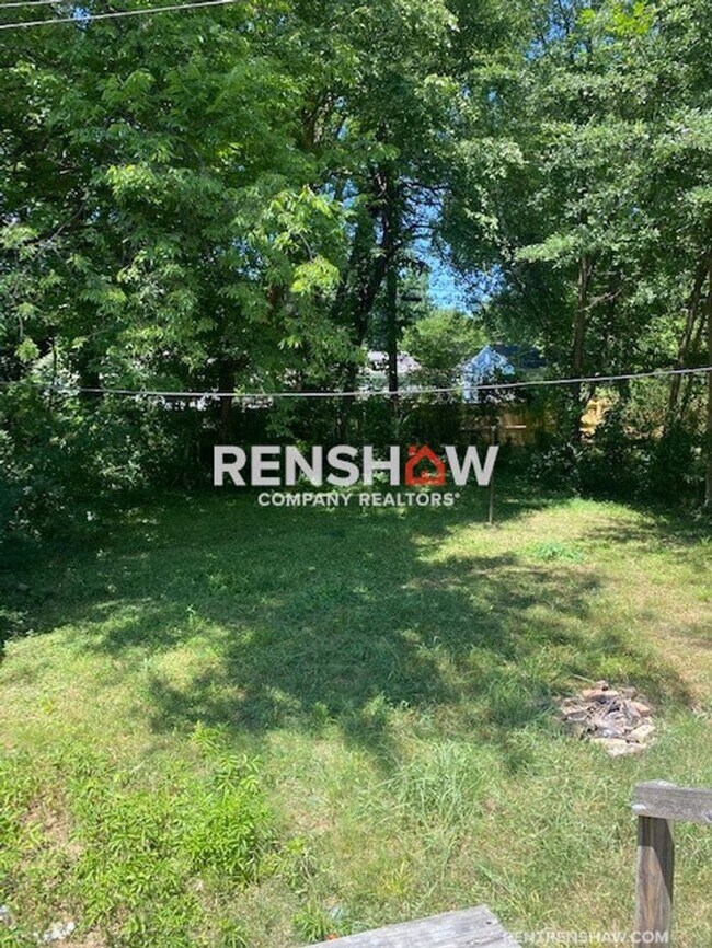 Classic 3/1 In Berclair Now Available For House House Rental in Memphis, TN