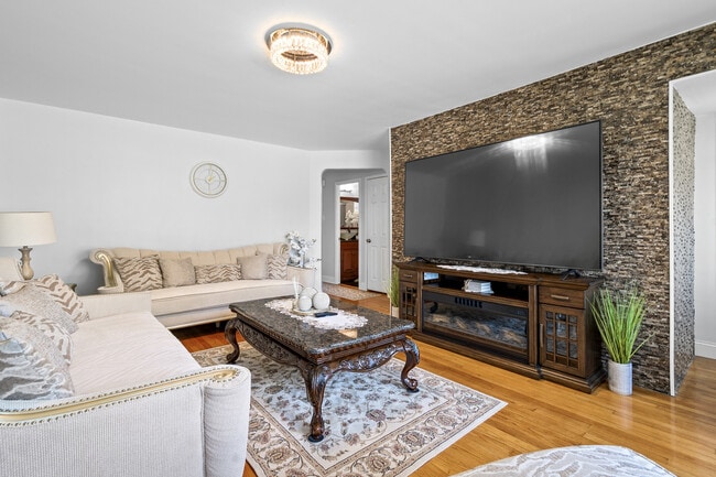 Photo - 7625 W Strong St