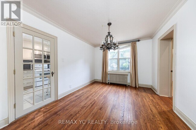 Photo - 425 Broadway Ave