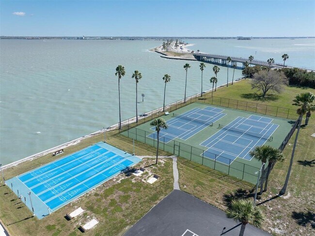 Photo - 8 Glencoe Pl Unit 105