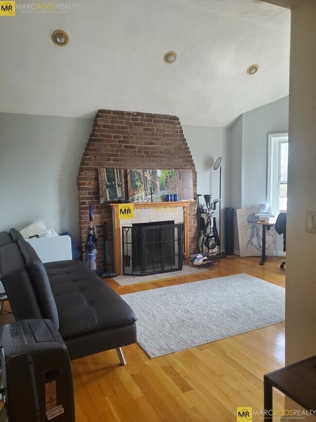 Photo - 156 Harvard St Condo