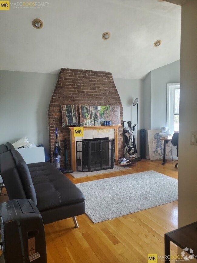 Building Photo - 156 Harvard St Rental