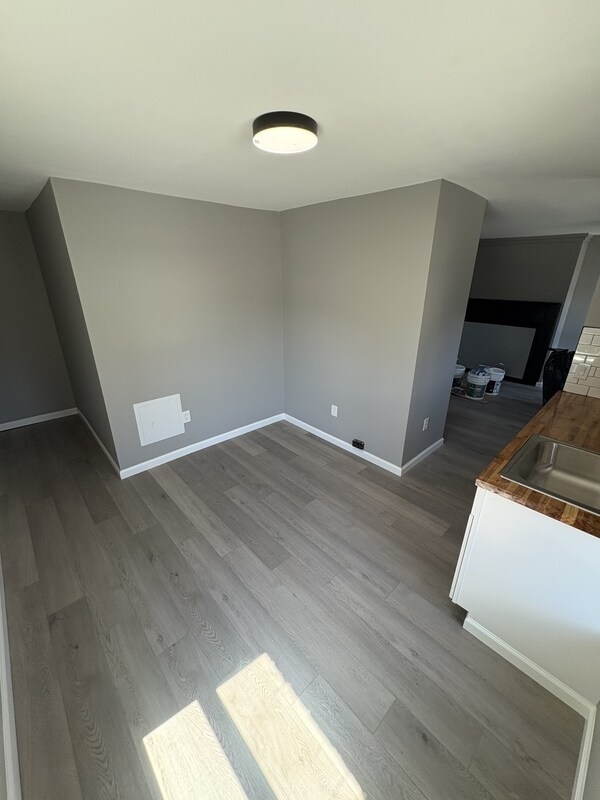 662 Second Avenue Apt 4