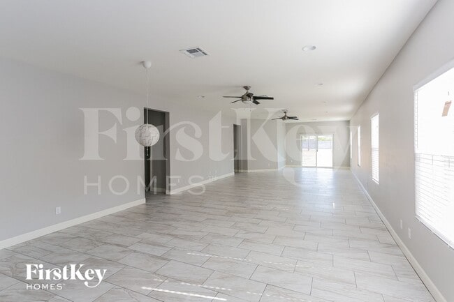 Photo - 905 E Fremont Rd