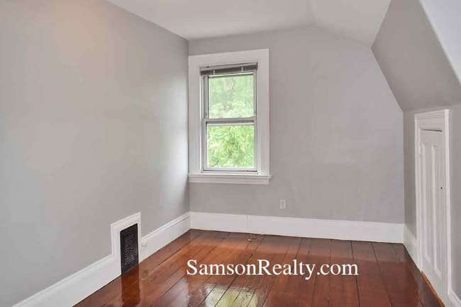 Photo - 109 Bowen St Unit 3R