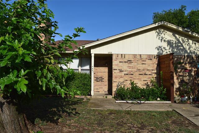 Building Photo - 1806 Family Cir