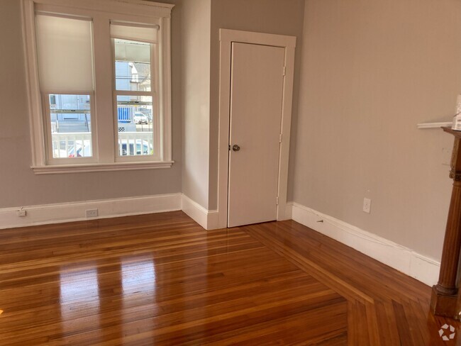Building Photo - 28 Trident Ave Unit 1 Rental