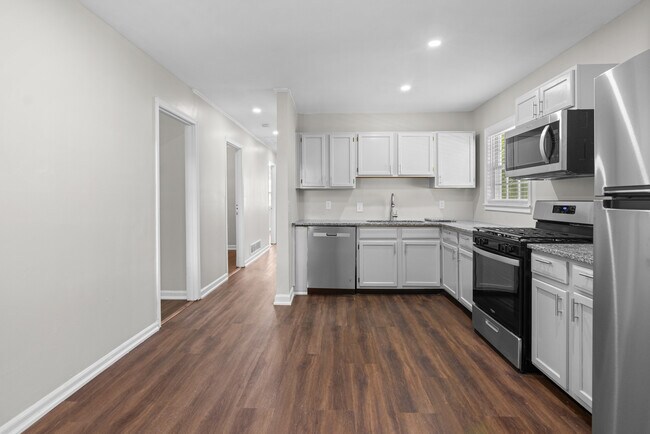 Photo - 1380 Plaza Ave SW