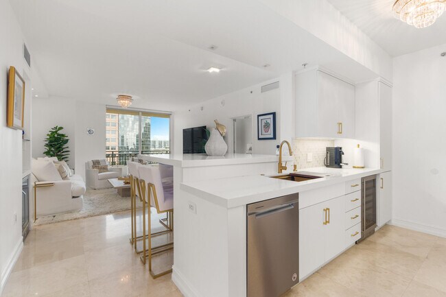 Building Photo - 550 Okeechobee Blvd Unit 1409 Rental