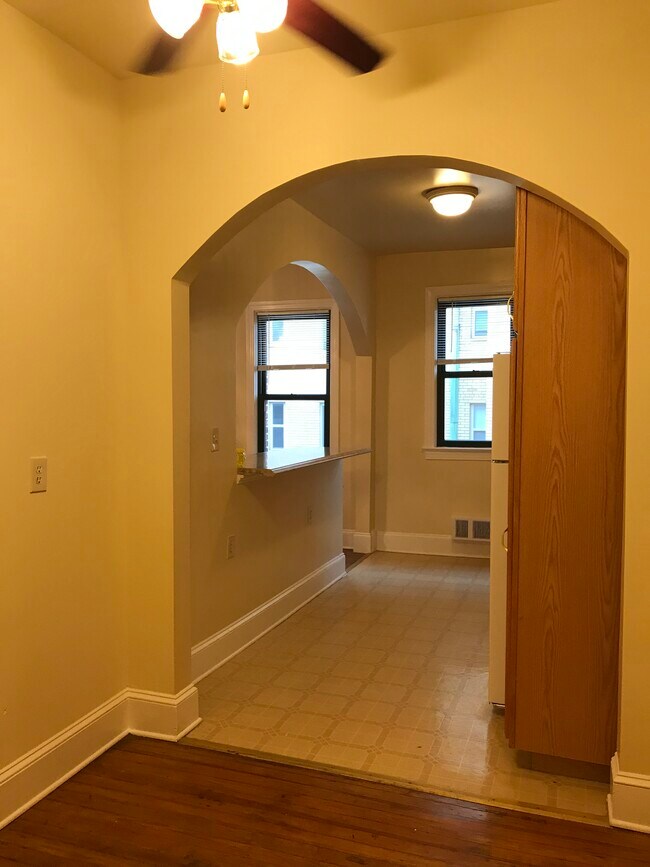 Photo - 1627 Lamont St NW Unidad 1