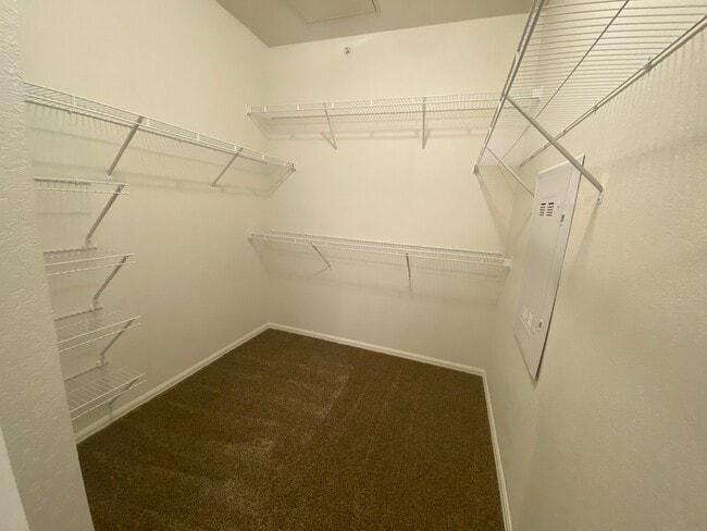 Fossil Ridge Apartments