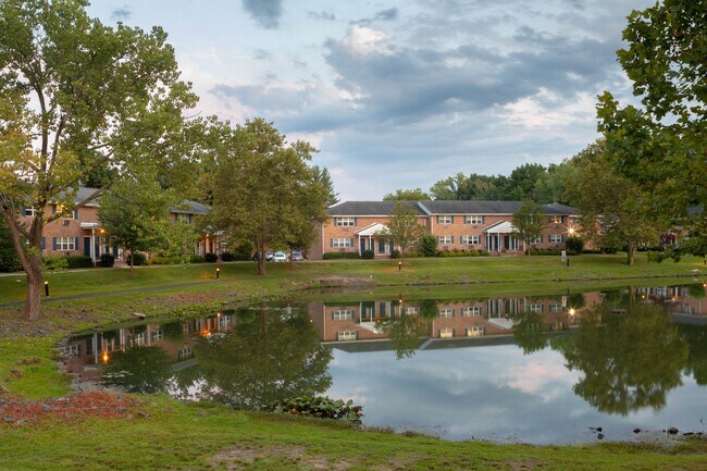 Dorchester Manor Apartments