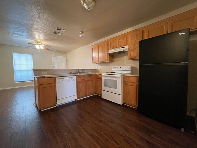 Photo - 1108 Leslie Cir Unidad C