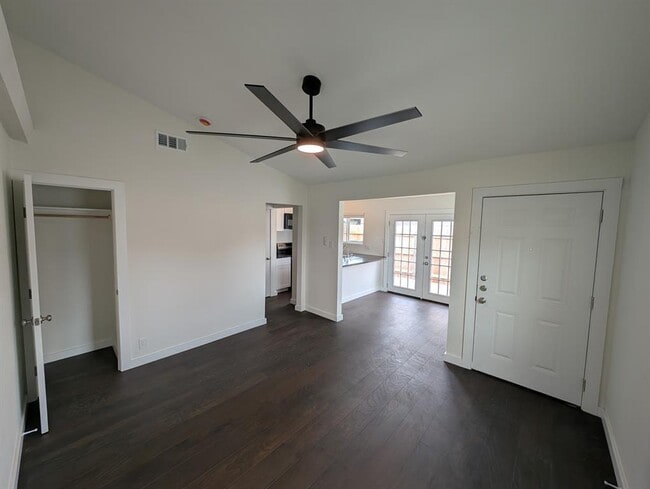 Photo - 2905 Parker Ln