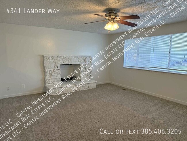 Photo - 4341 Lander Way