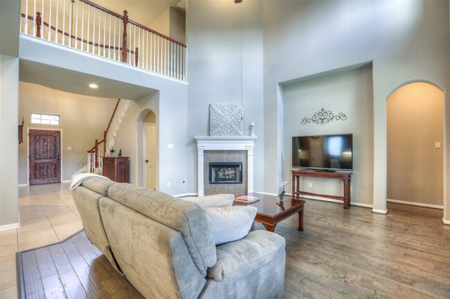 Photo - 8106 Little Scarlet St