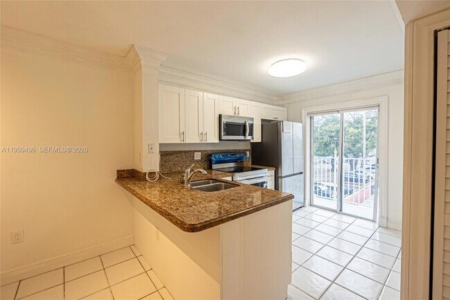 Photo - 2575 SW 27th Ave Unit 308