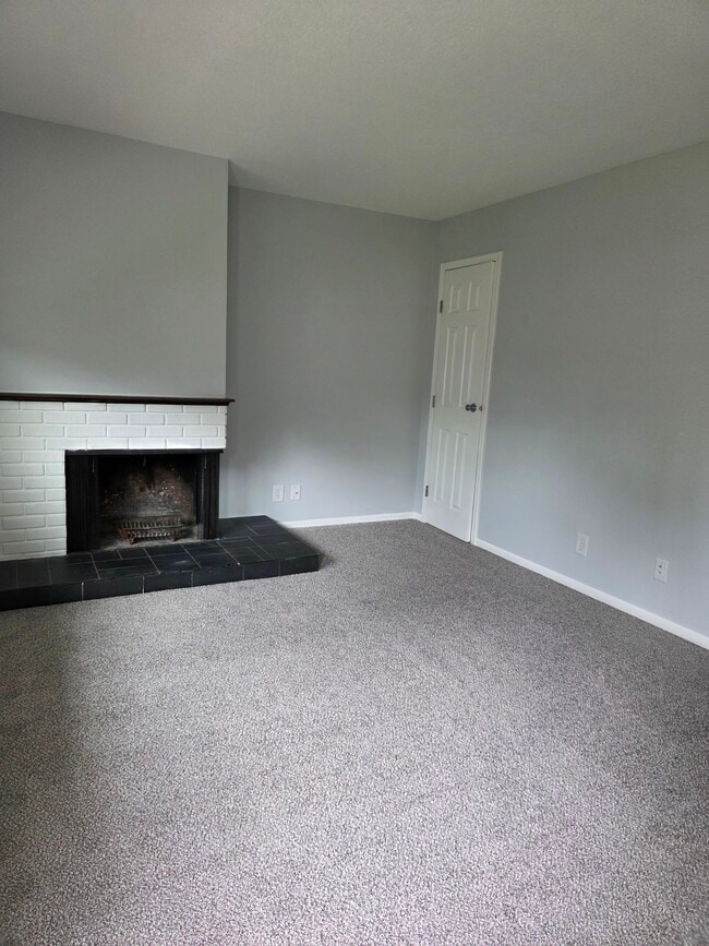 Living Room - 841 S 32nd St Unit 841