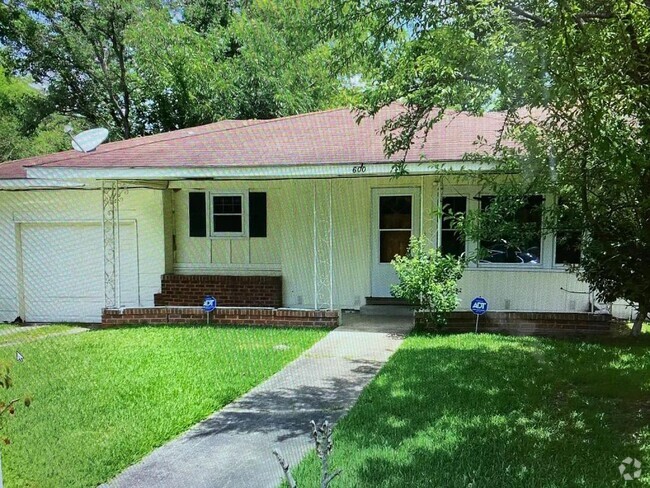 Building Photo - 600 Anacoco St Rental