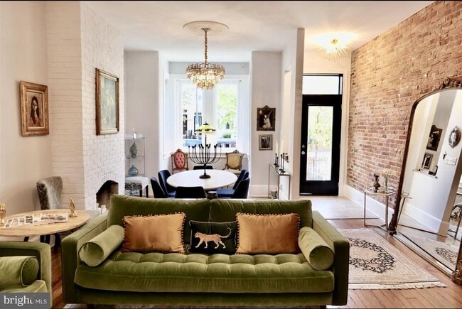 Photo - 815 11th St NE