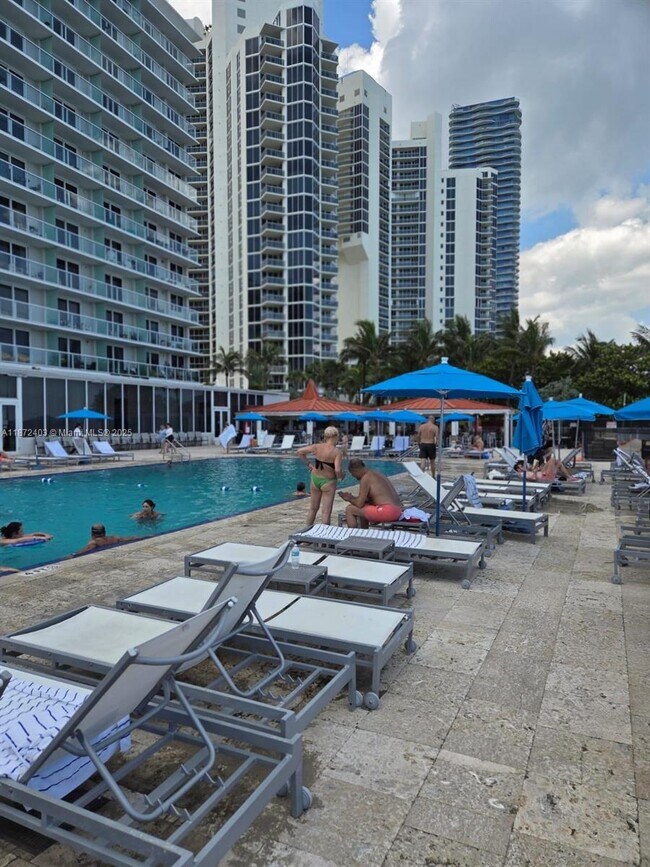 Photo - 19201 Collins Ave Unidad 101