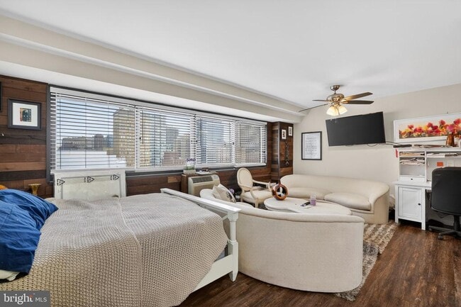 Photo - 2101 Chestnut St Unit 1805