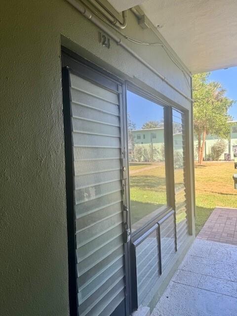 Building Photo - 1911 NE 8th Ct Unit 121