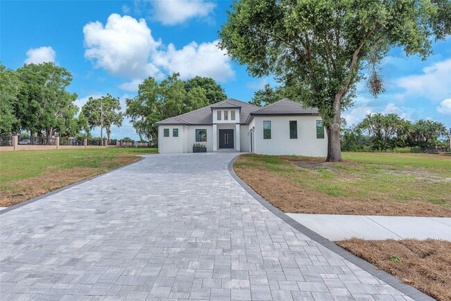 11921 Fort King Hwy